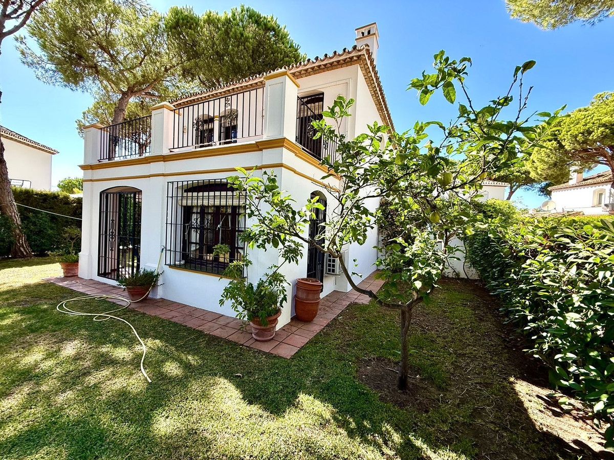 Jardí de Casa o xalet en venda en Estepona amb Calefacció i Piscina comunitària