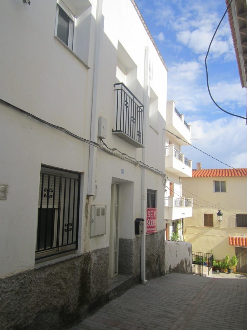 Vista exterior de Casa adosada en venda en Urrácal