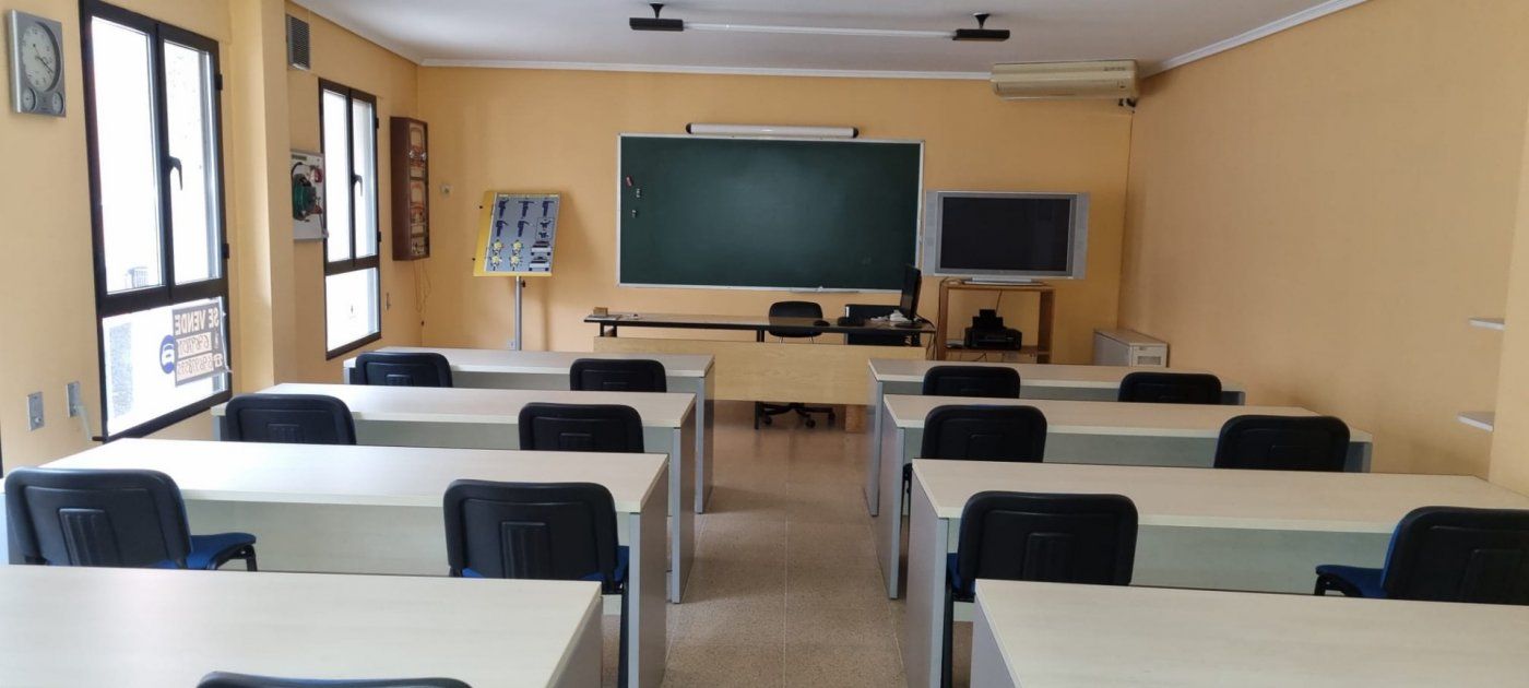 Oficina en venda en Bembibre amb Terrassa