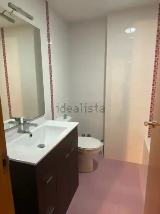 Baño de Piso de alquiler en El Puig de Santa Maria con Horno, Lavadora y Microondas
