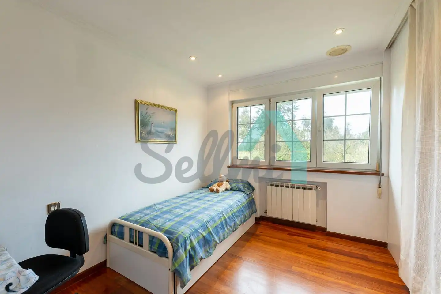 Habitación de Casa adosada en venta en El Franco  con Calefacción, Jardín privado y Parquet