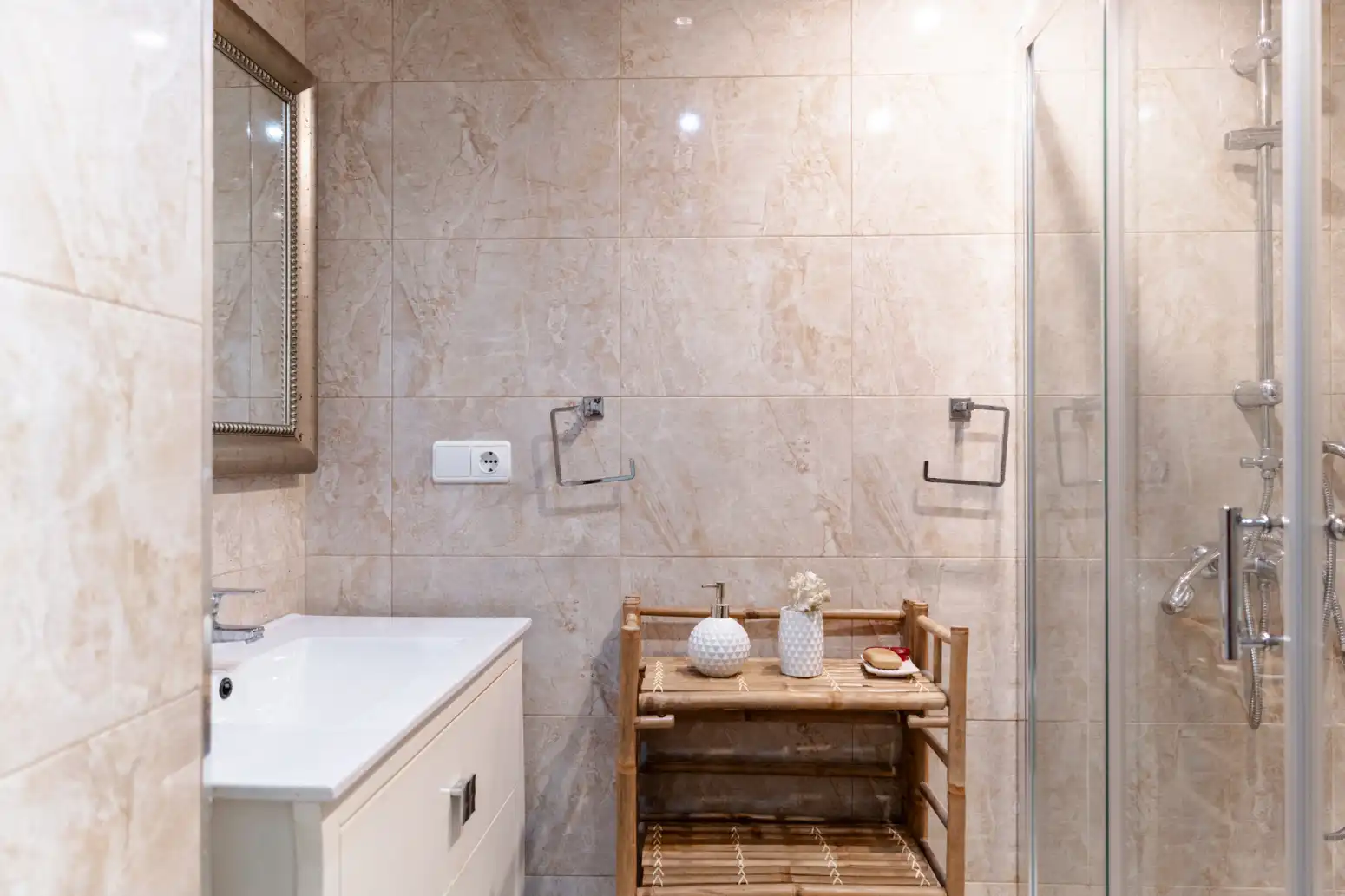 Baño de Piso en venta en Avilés con Calefacción