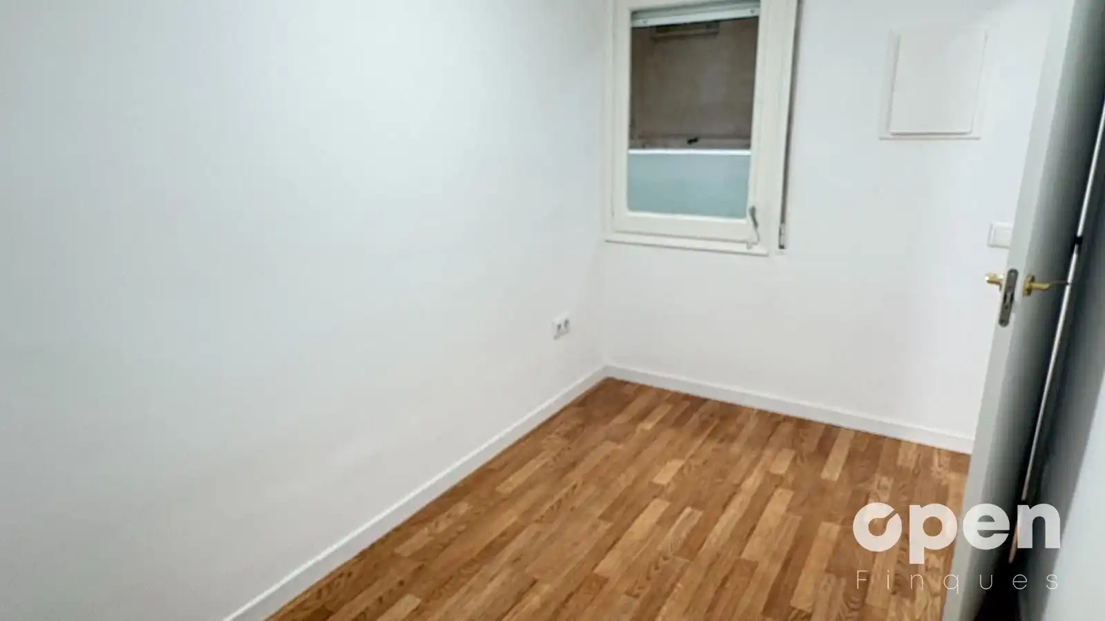 Piso en venta en Terrassa con Aire acondicionado, Parquet y Alarma