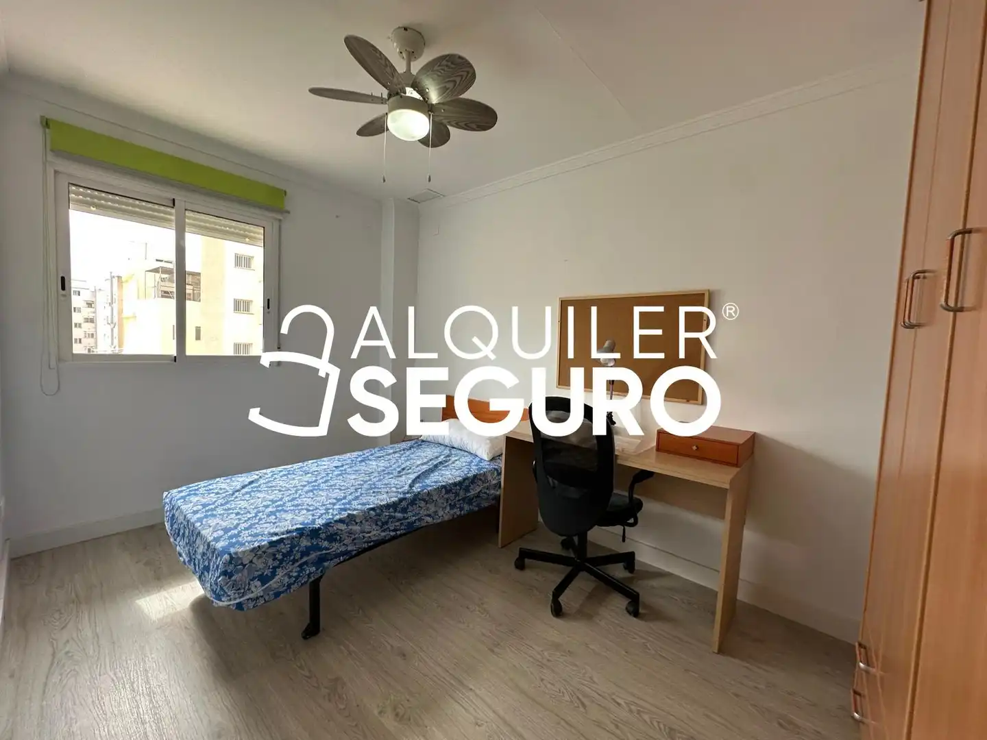 Bedroom of Flat for rent in Torrent  with Air Conditioner, Terrace and Furnished