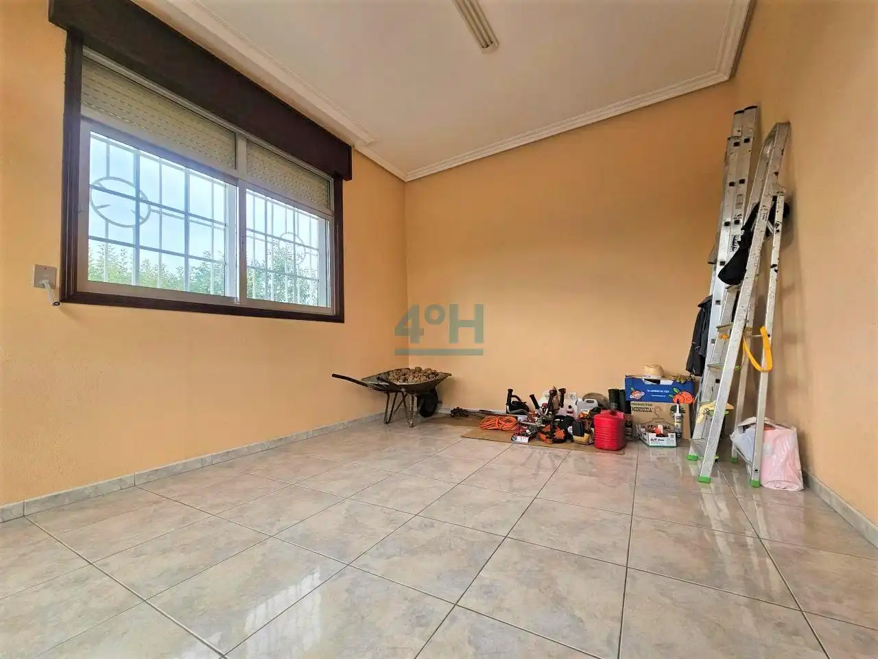 Vista exterior de Casa o xalet en venda en Maside amb Jardí privat i Balcó