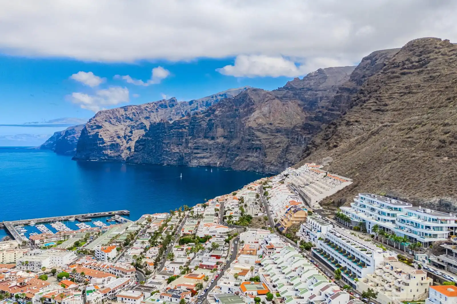 Vista exterior de Ático en venta en Santiago del Teide con Aire acondicionado, Calefacción y Terraza