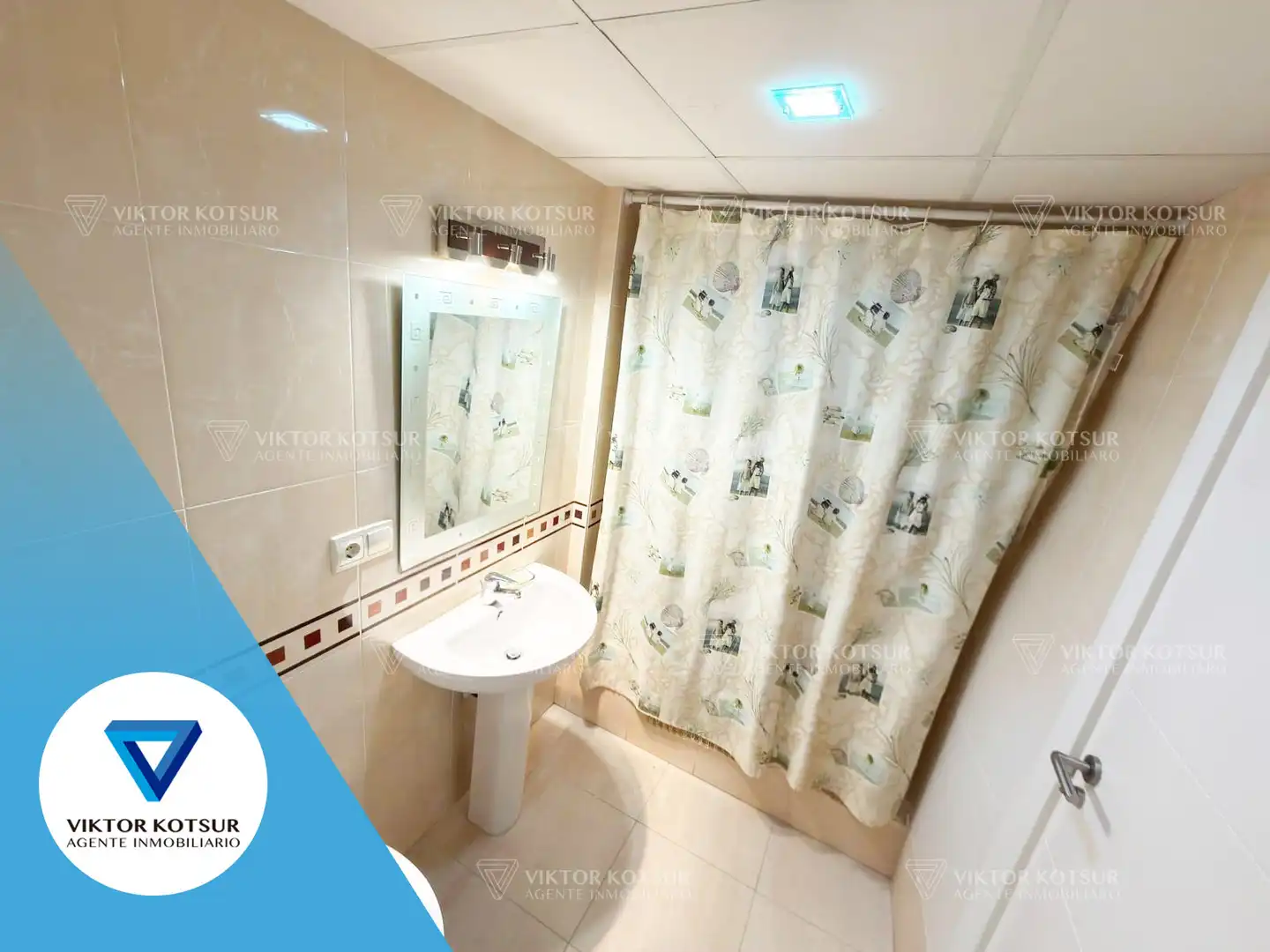Bathroom of Flat for sale in Roquetas de Mar  with Air Conditioner, Terrace and Furnished