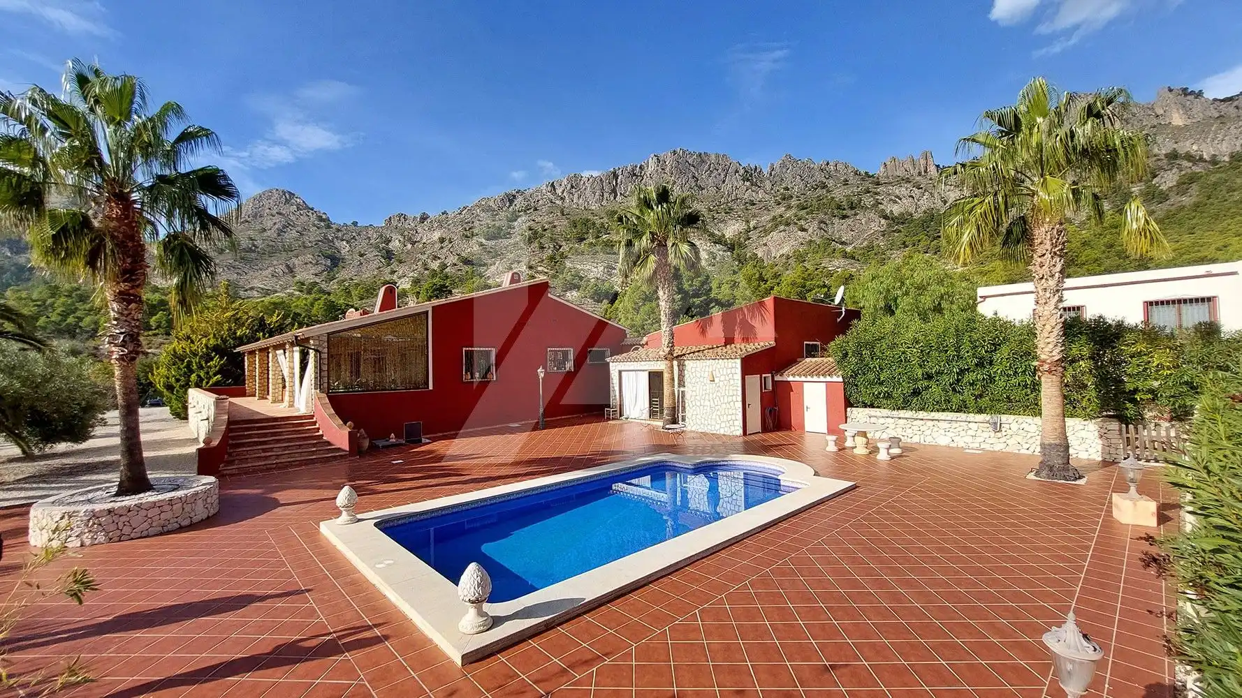 Casa rústica con piscina en venta en Finestrat Pueblo
