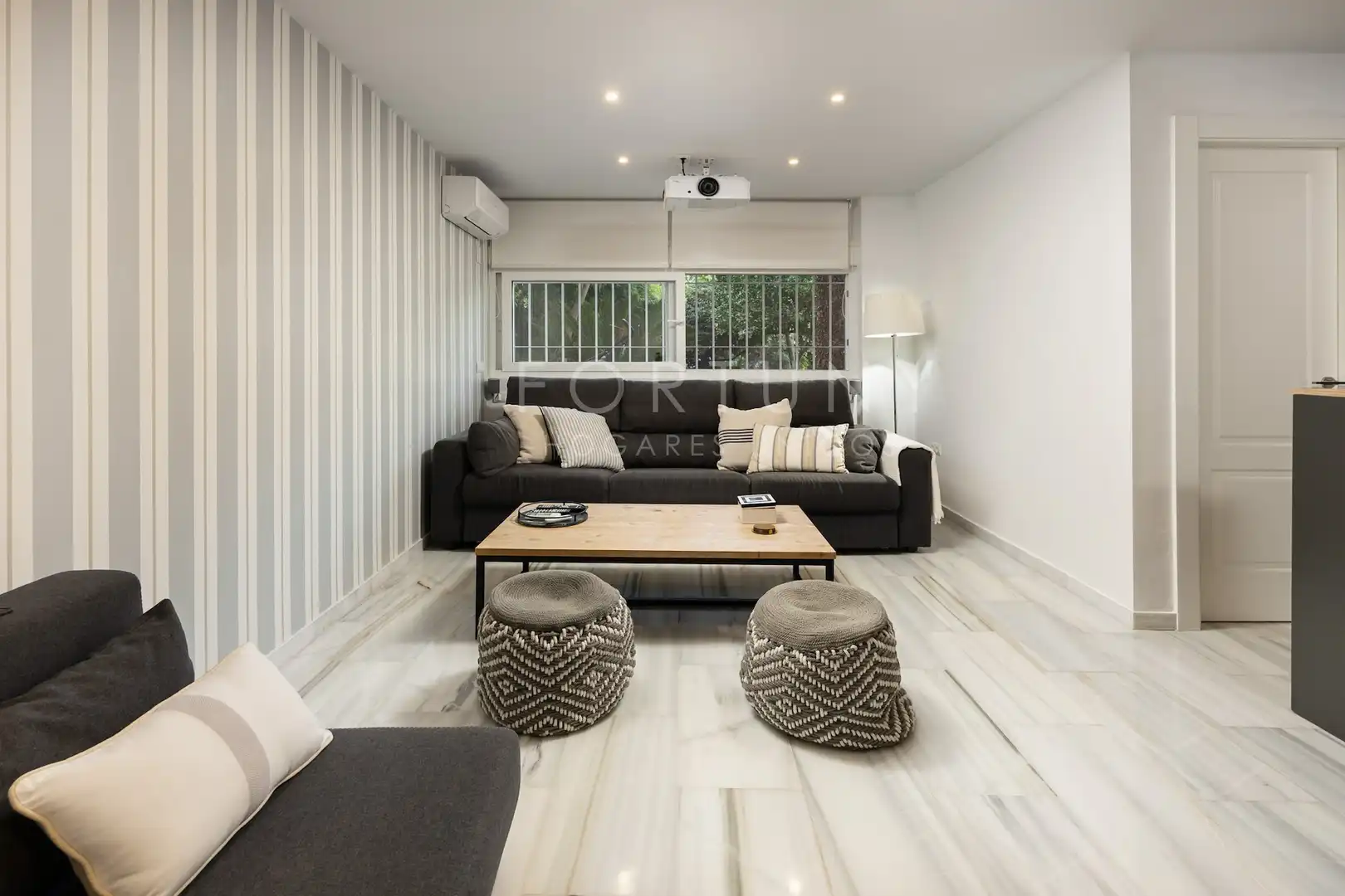 Sala de estar de Casa o chalet en venta en Málaga con Aire acondicionado, Calefacción y Jardín privado