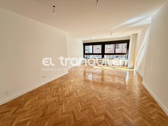 Piso en Alquiler en Calle Raimundo Fernandez Villaverde en Ríos Rosas - Nuevos Ministerios