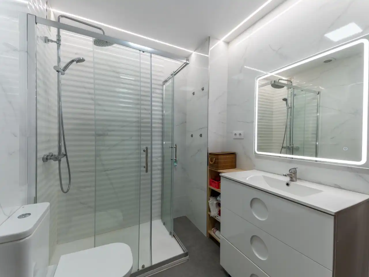 Bathroom of Flat for sale in Ourense Capital   with Terrace and Balcony