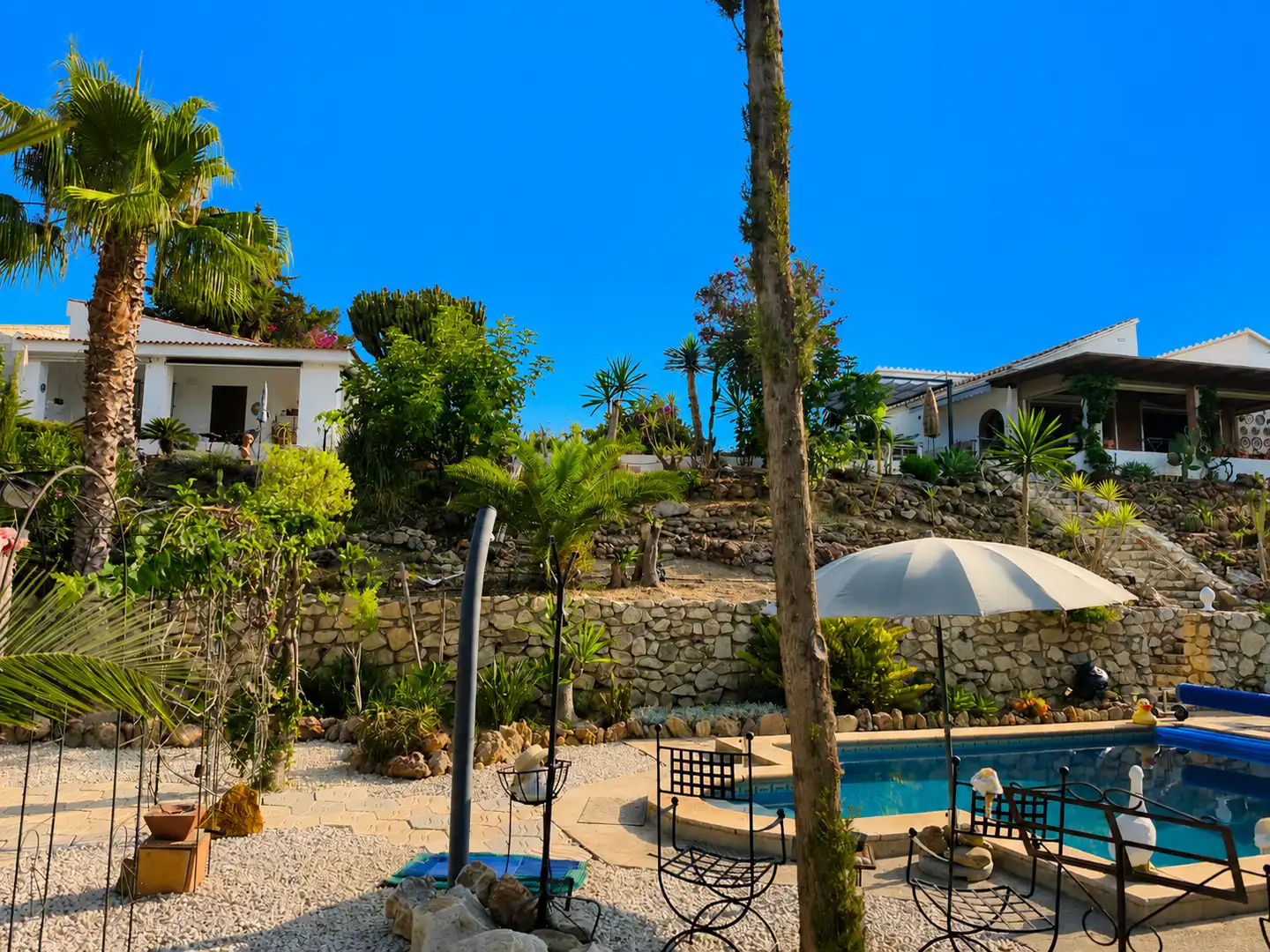 Vista exterior de Casa o chalet en venta en Alhaurín de la Torre con Aire acondicionado, Calefacción y Jardín privado