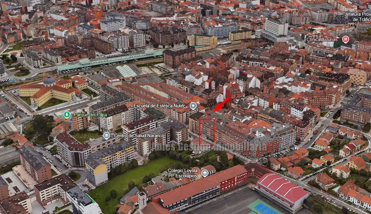 Vista exterior de Piso en venta en Oviedo  con Calefacción, Parquet y Terraza