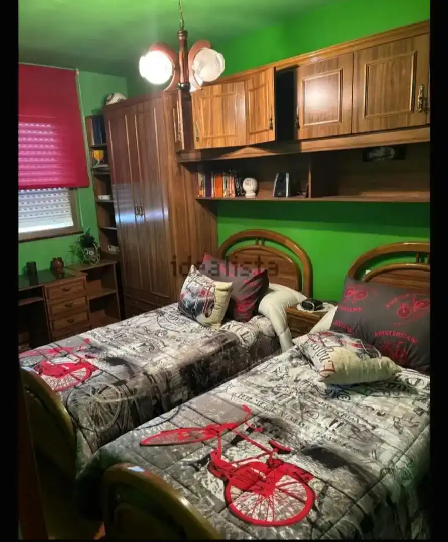 Habitación de Piso en venta en La Robla  con Trastero, Amueblado y Horno