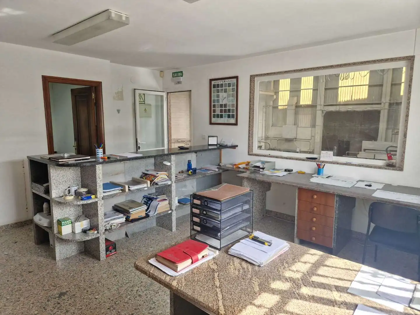 Industrial buildings for rent in Noia