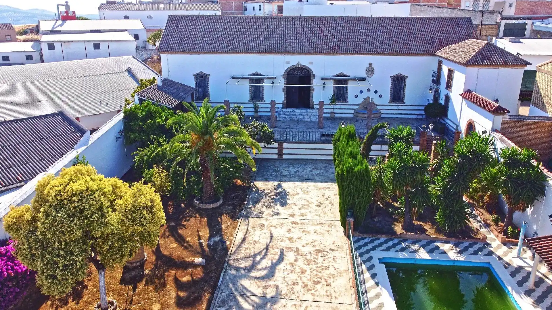 Vista exterior de Nave industrial en venta en Aguilar de la Frontera