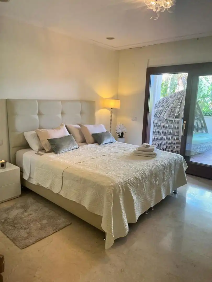 Vivienda con piscina en venta en Milla de Oro, imagen 5