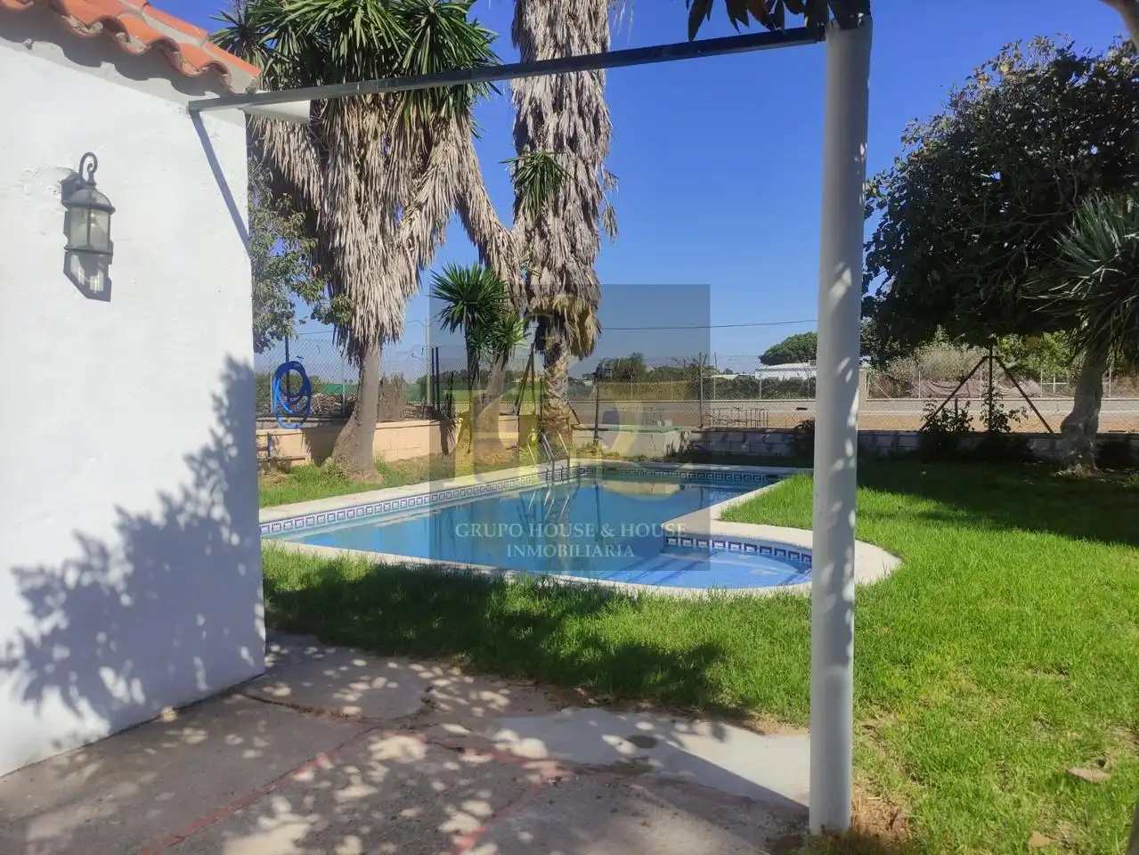 Piscina de Finca rústica en venta en Chipiona con Jardín privado y Piscina