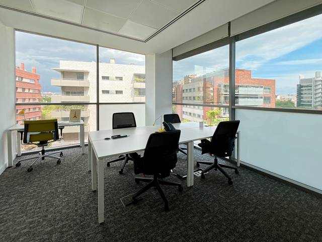 Oficina en Alquiler en Carrer de Can Ràbia, 3-5 en Les Tres Torres