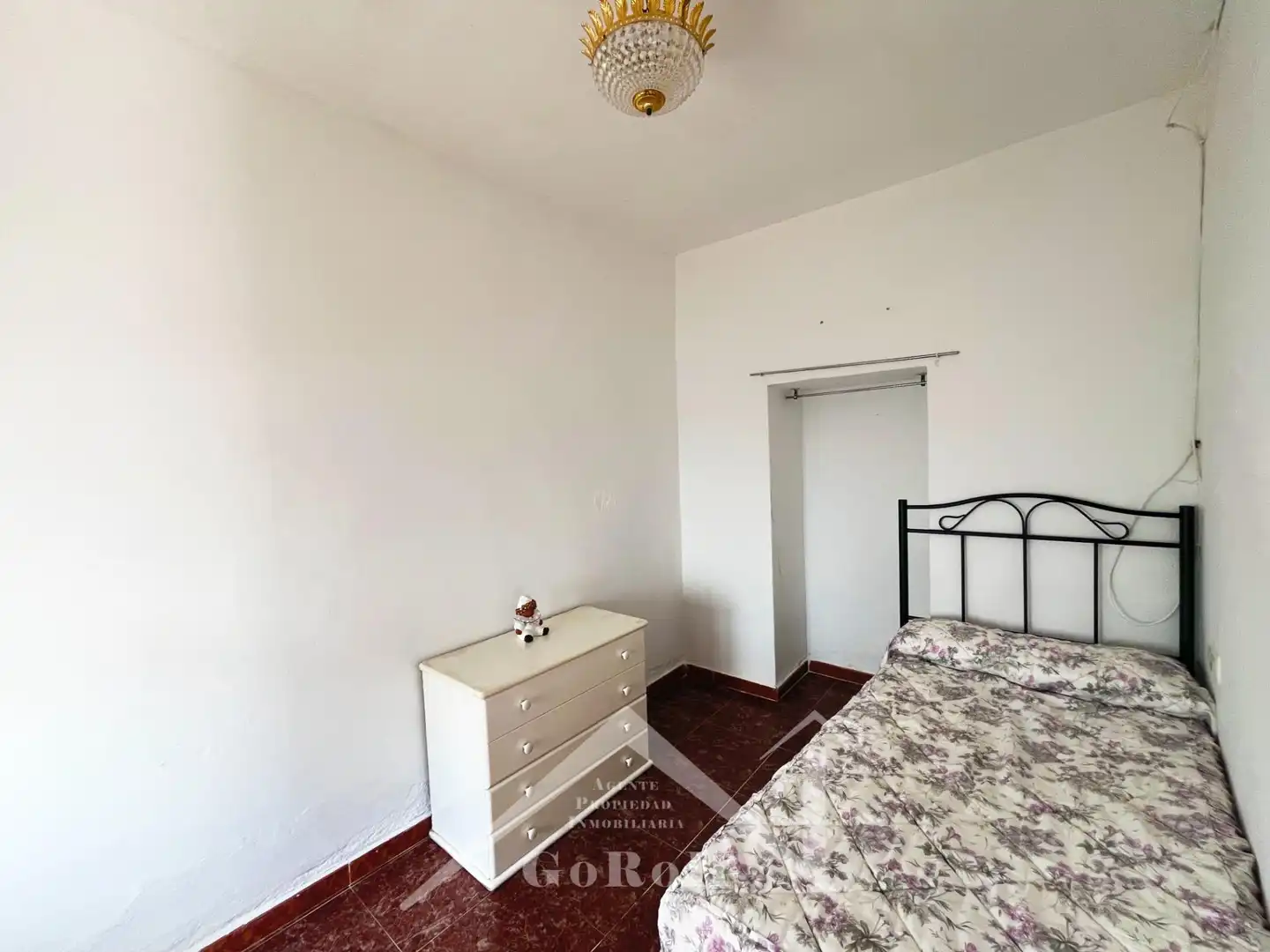 Habitación de Casa adosada en venta en Almadén de la Plata con Aire acondicionado, Terraza y Trastero