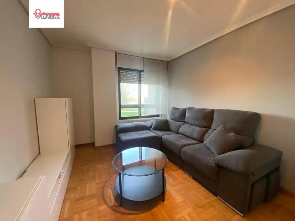 Wohnzimmer von Wohnung zum Verkauf in Burgos mit Heizung, Parkett und Abstellraum