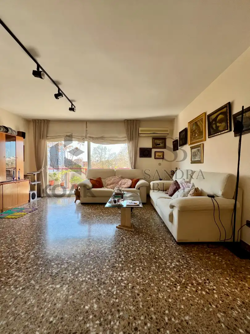 Wohnzimmer von Wohnung zum Verkauf in Vilanova i la Geltrú mit Klimaanlage, Heizung und Terrasse