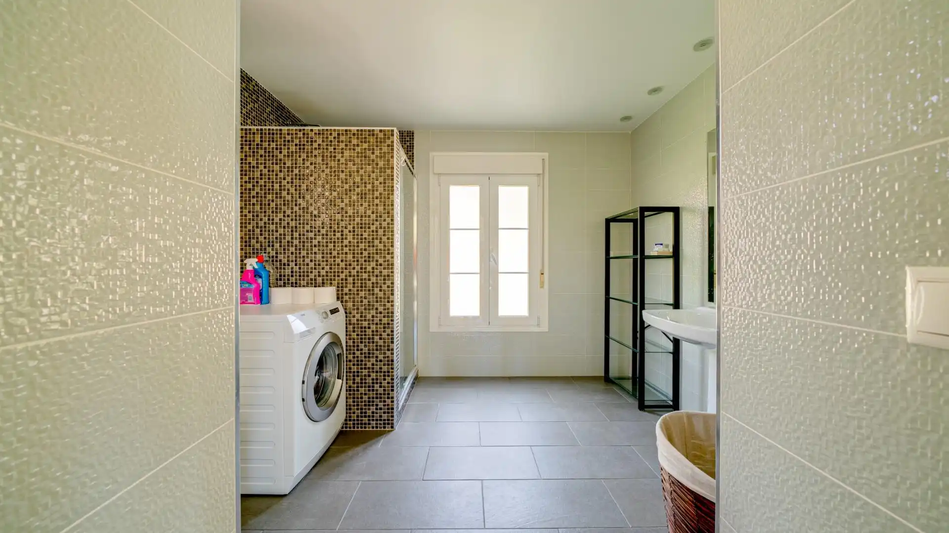 Badezimmer von Haus oder Chalet zum Verkauf in Finestrat mit Klimaanlage, Heizung und Privatgarten