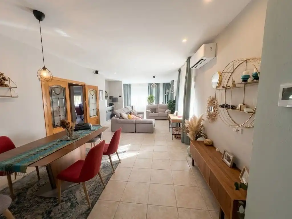 Living room of Houses for sale in Sevilla la Nueva  with Air Conditioner, Heating and Private garden