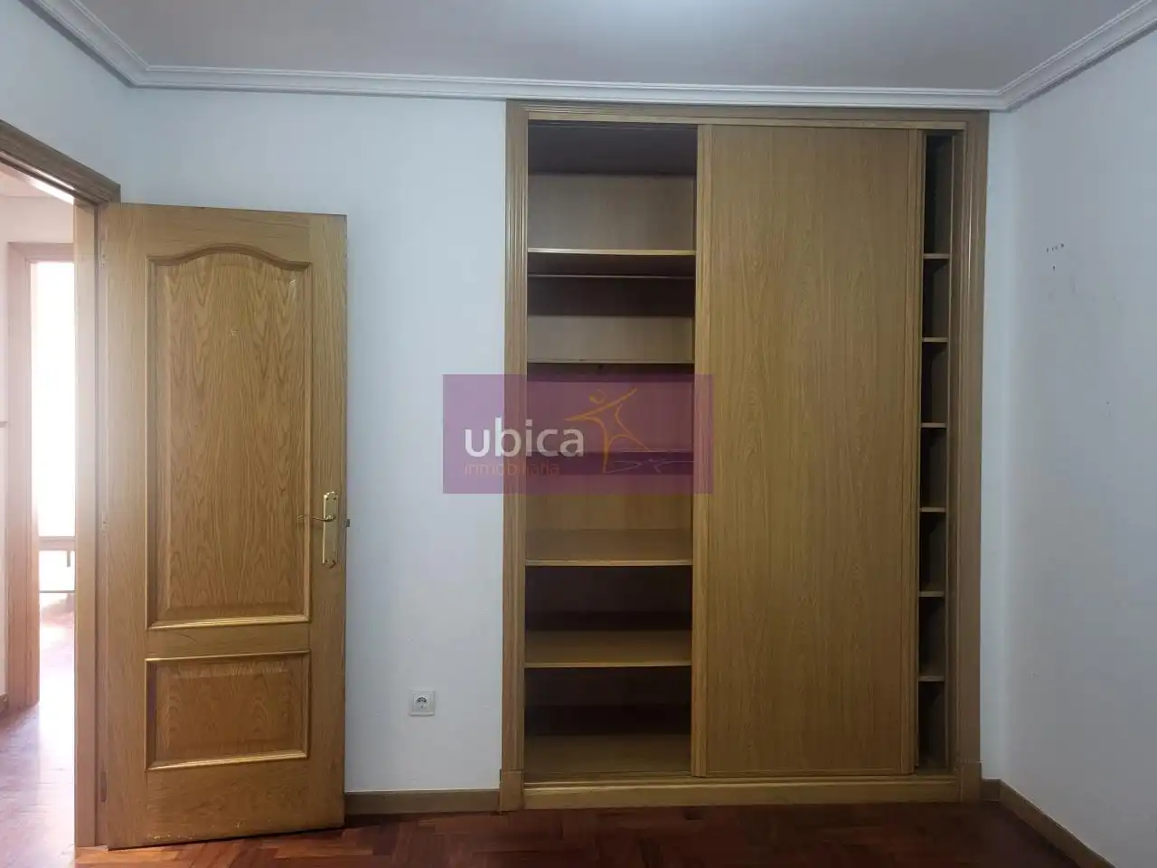Dormitori de Pis en venda en Ponteareas amb Calefacció, Parquet i Terrassa