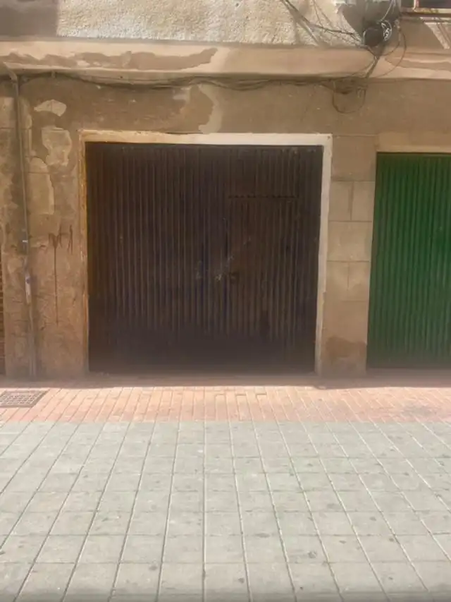 Parkplatz von Garage zum Verkauf in Dolores