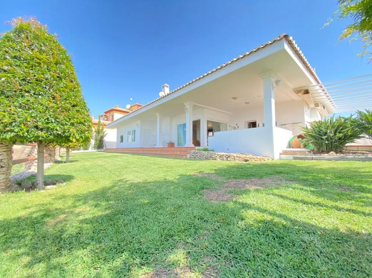 Jardí de Casa o xalet en venda en Torrox amb Aire condicionat, Jardí privat i Traster