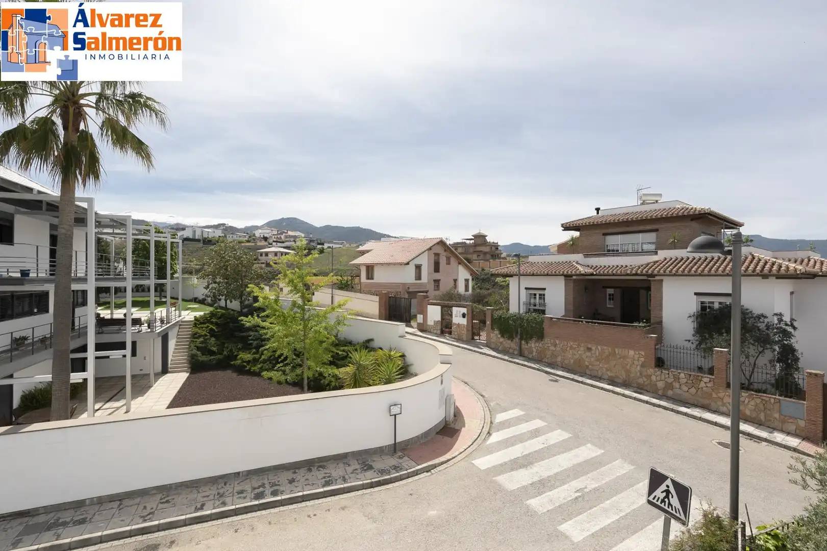 Vista exterior de Casa o chalet en venta en La Zubia con Aire acondicionado, Calefacción y Jardín privado