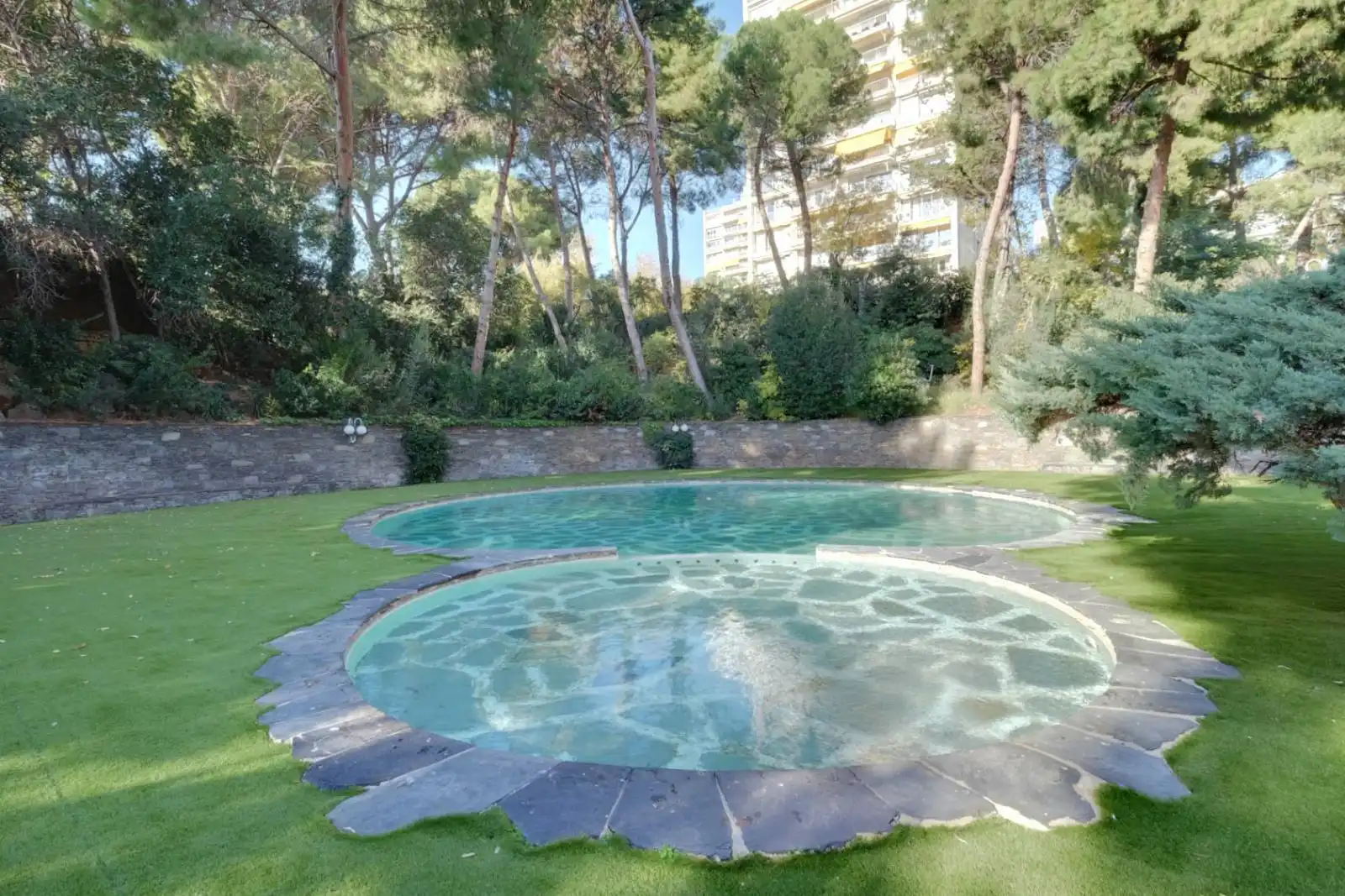 Swimming pool of Flat for sale in Barcelona  with Air Conditioner, Heating and Parquet flooring