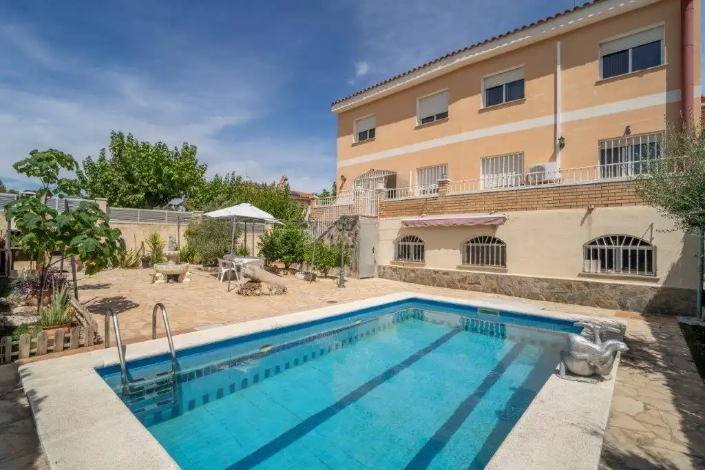 Piscina de Casa o chalet en venta en Flix con Calefacción, Piscina y Amueblado