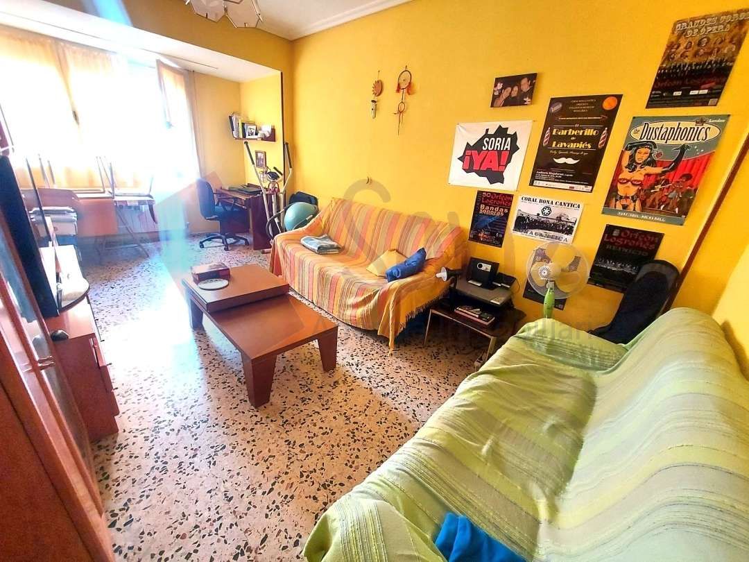Living room of Flat for sale in  Logroño  with Heating, Terrace and Balcony