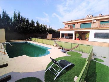 Chalet con balcón en venta en Ceres Golf