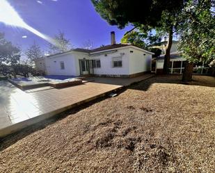 Vista exterior de Casa o xalet en venda en San Vicente del Raspeig / Sant Vicent del Raspeig amb Aire condicionat, Calefacció i Terrassa