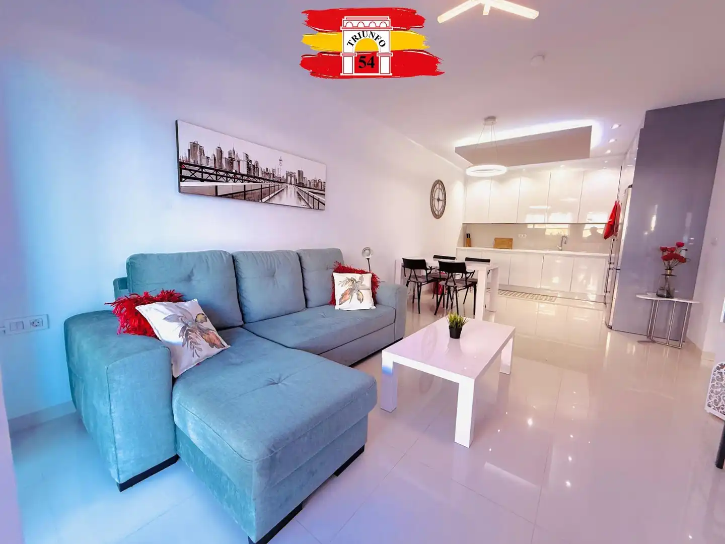 Sala d'estar de Casa o xalet en venda en Pilar de la Horadada amb Aire condicionat, Terrassa i Moblat