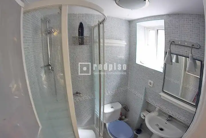 Baño de Dúplex de alquiler en Madrid con Aire acondicionado y Calefacción