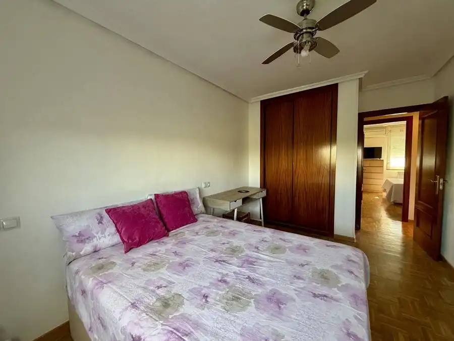 Schlafzimmer von Wohnung zum Verkauf in Madrid mit Klimaanlage, Heizung und Schwimmbad