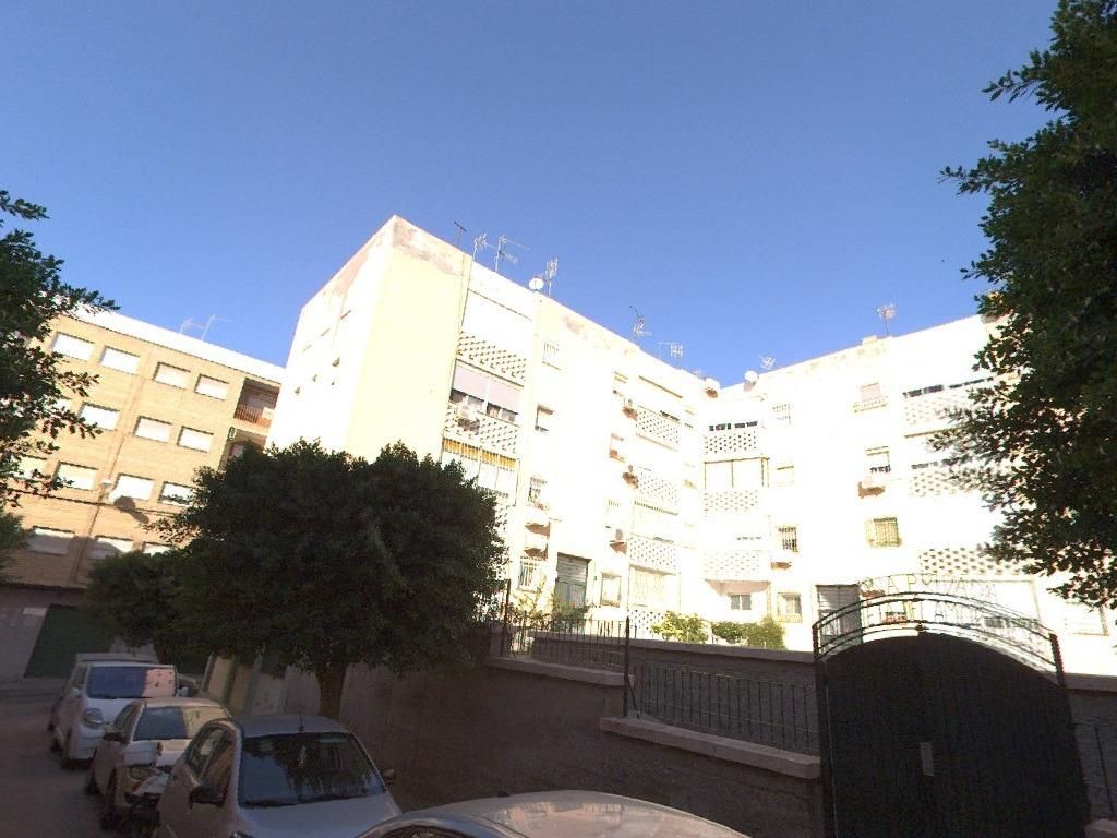Vista exterior de Pis en venda en  Almería Capital amb Jardí privat