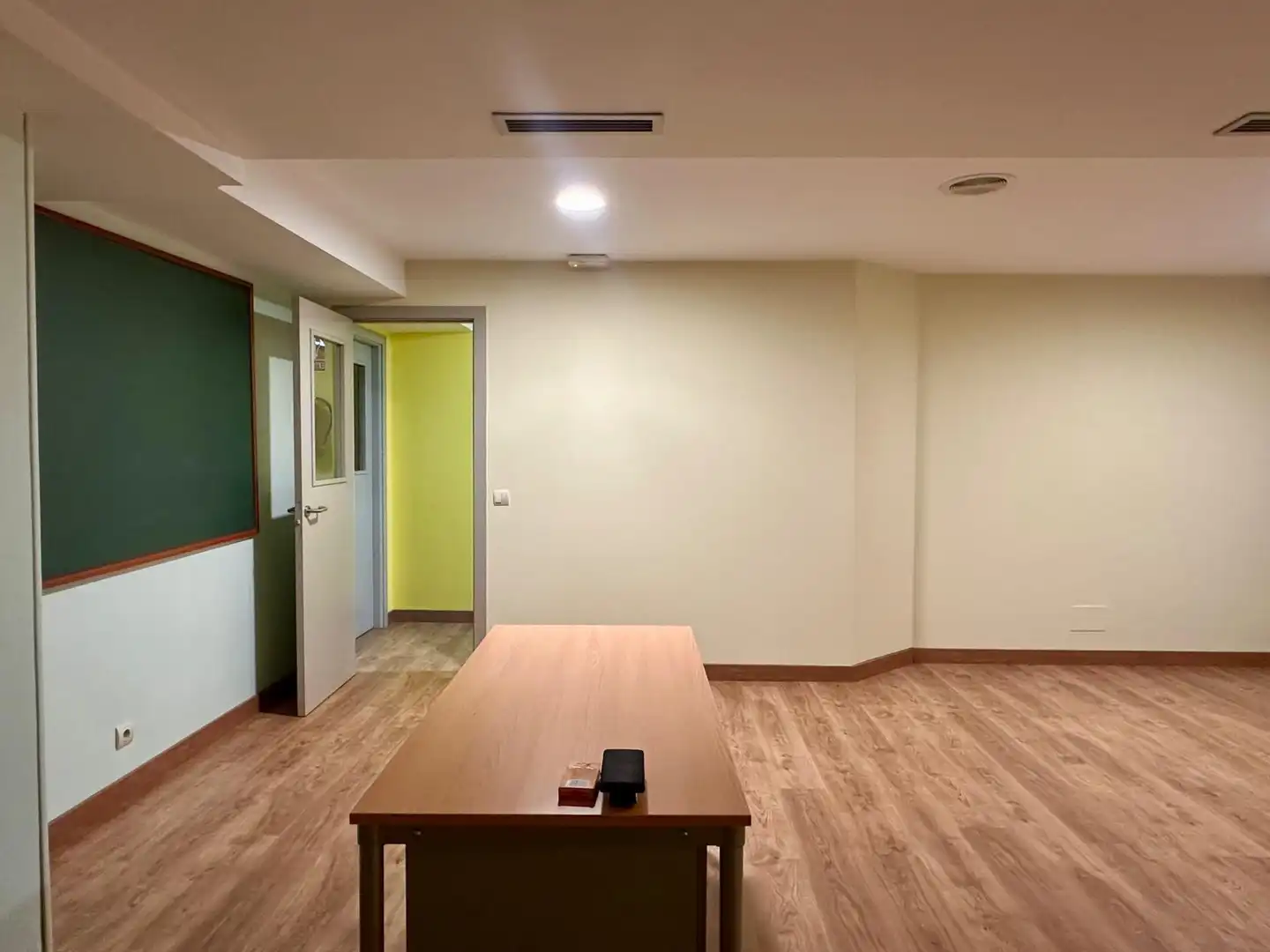 Local comercial en alquiler en Avenida de Valdés, imagen 26