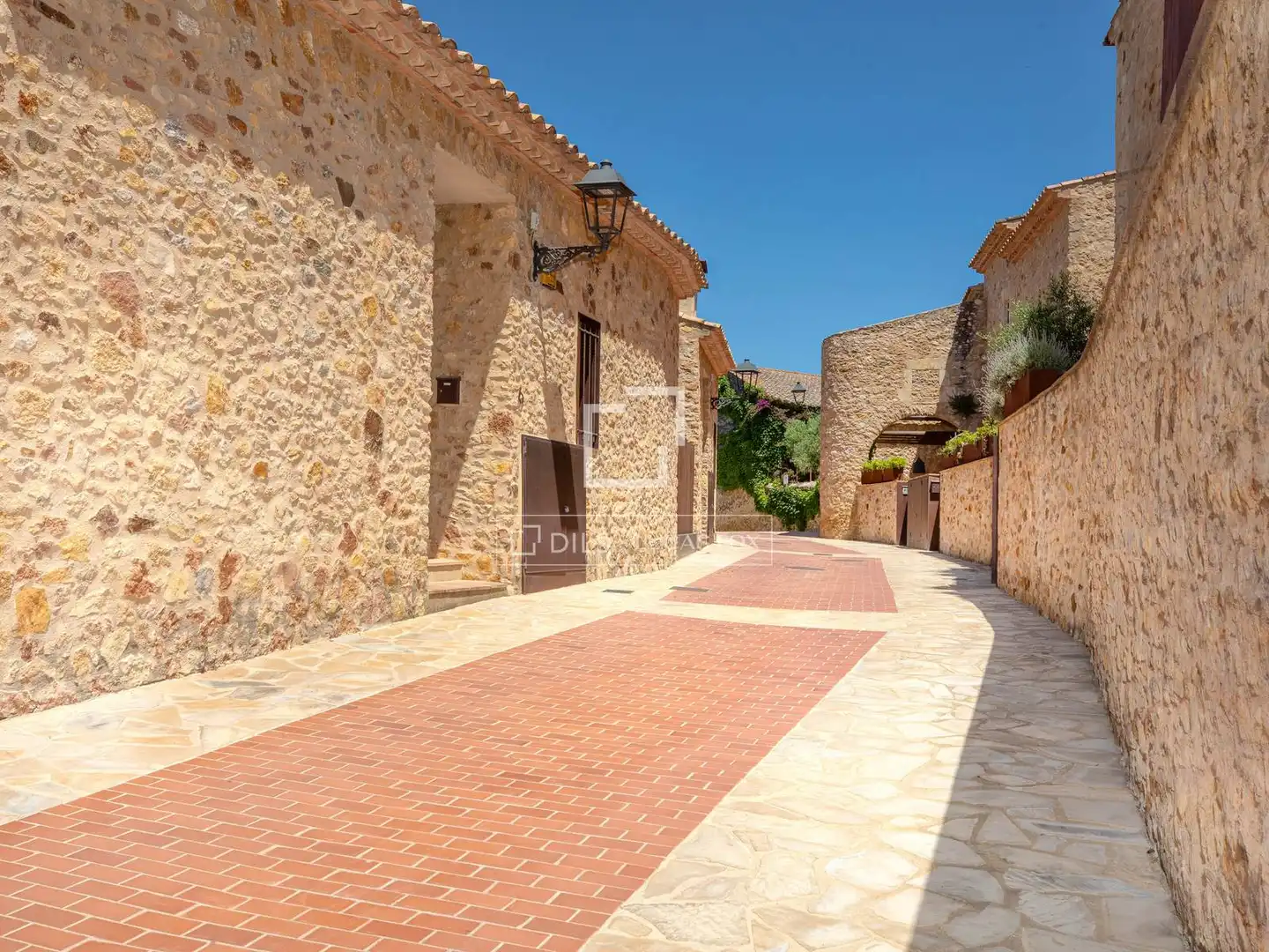Vista exterior de Casa o xalet en venda en Madrid amb Aire condicionat, Calefacció i Terrassa