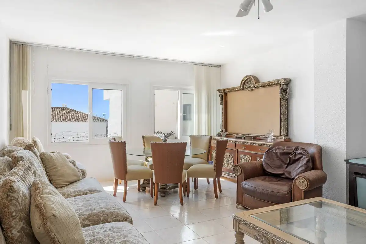 Sala d'estar de Apartament en venda en Marbella