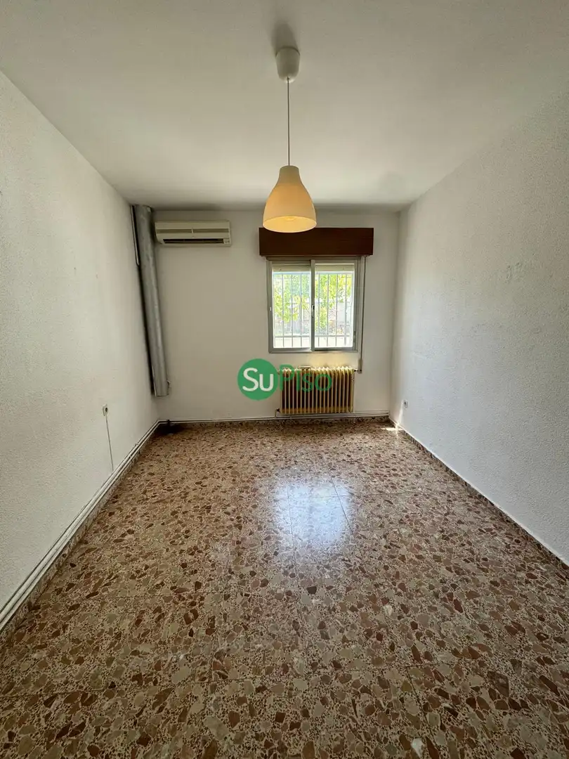 Casa adosada en venta en Avenida Rufino Rubio, 9, Yeles