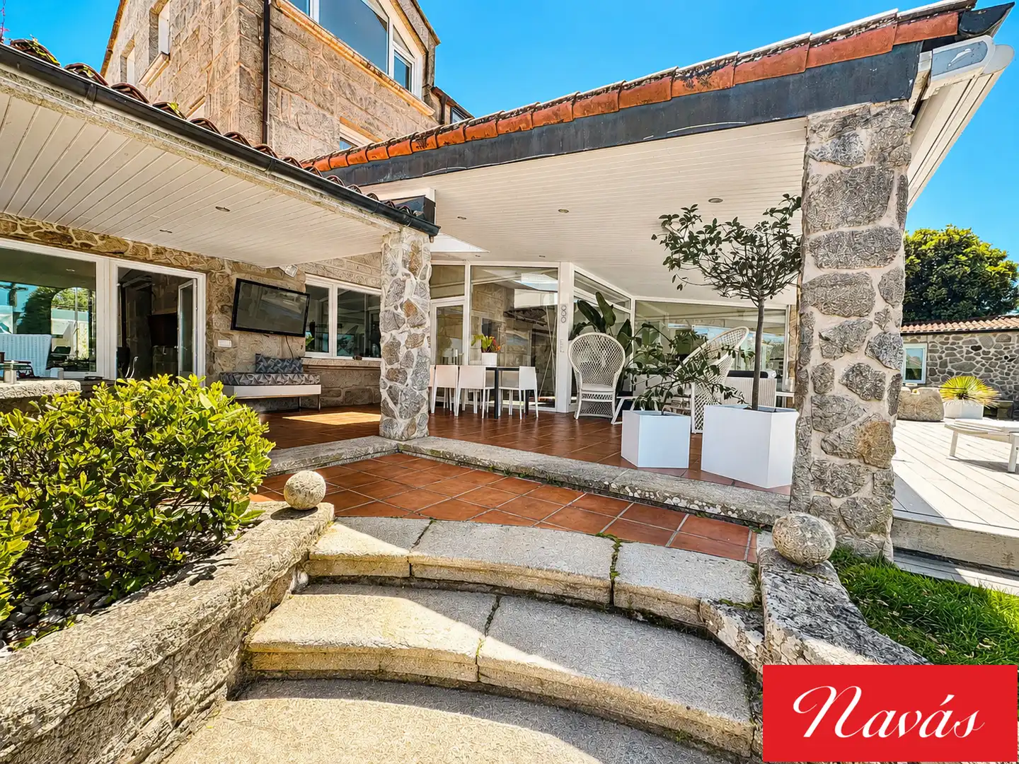 Terrassa de Casa o xalet en venda en Vigo  amb Aire condicionat, Calefacció i Jardí privat