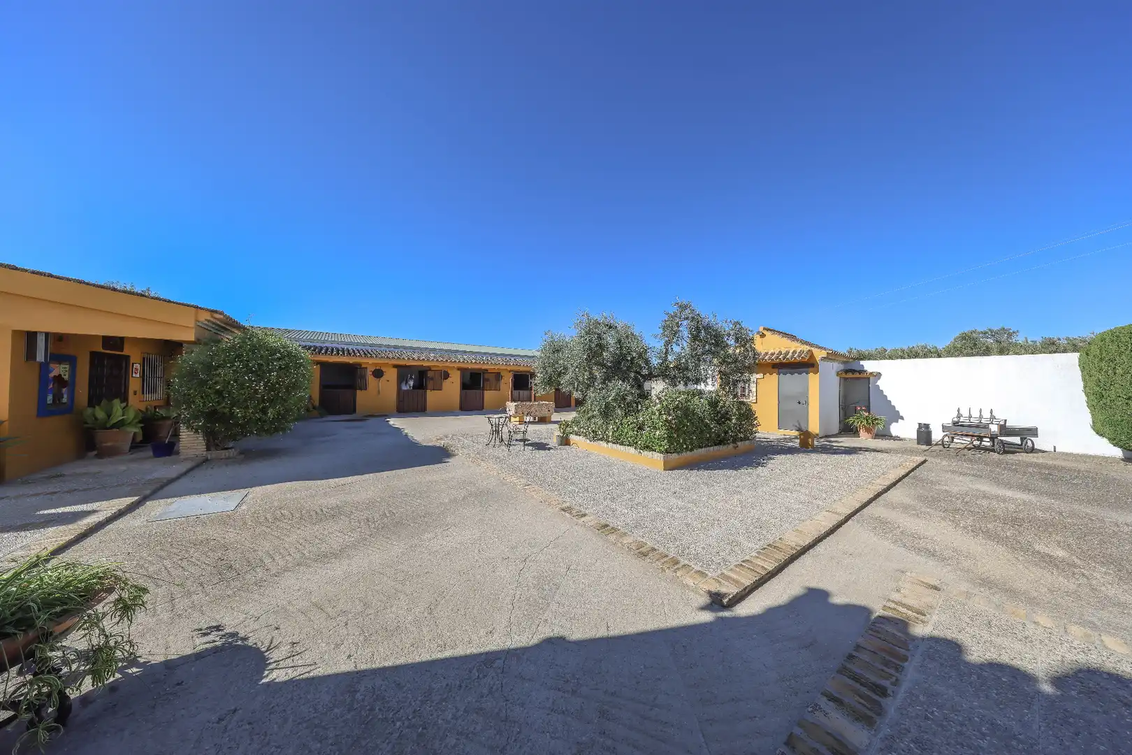 Garden of Houses for sale in Morón de la Frontera  with Air Conditioner, Private garden and Swimming Pool