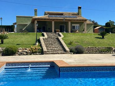 Chalet con balcón en venta en Agullent