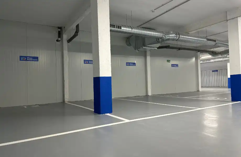 Parkplatz von Garage zur Miete in Madrid mit Alarm