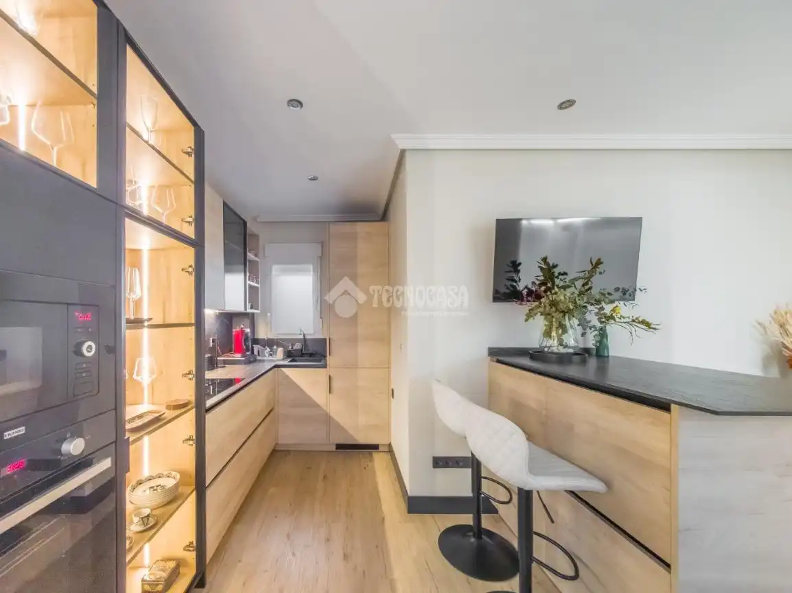 Kitchen of Flat for rent in Madrid  with Air Conditioner and Balcony